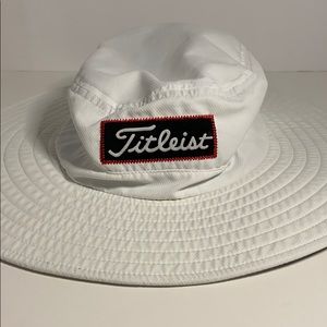 Titleist bucket hat.